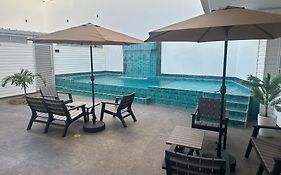 Oasis Hotel